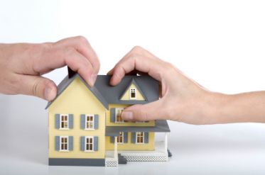 divorce and your home splitting house