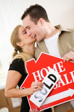 home buyers kiss